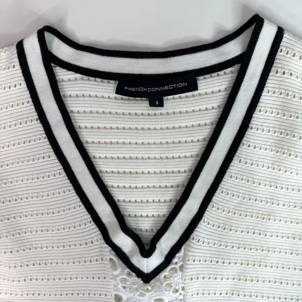 FRENCH CONNECTION Women Small Textured White Knit V-Neck Sweater Generous Sizing - Picture 5 of 16